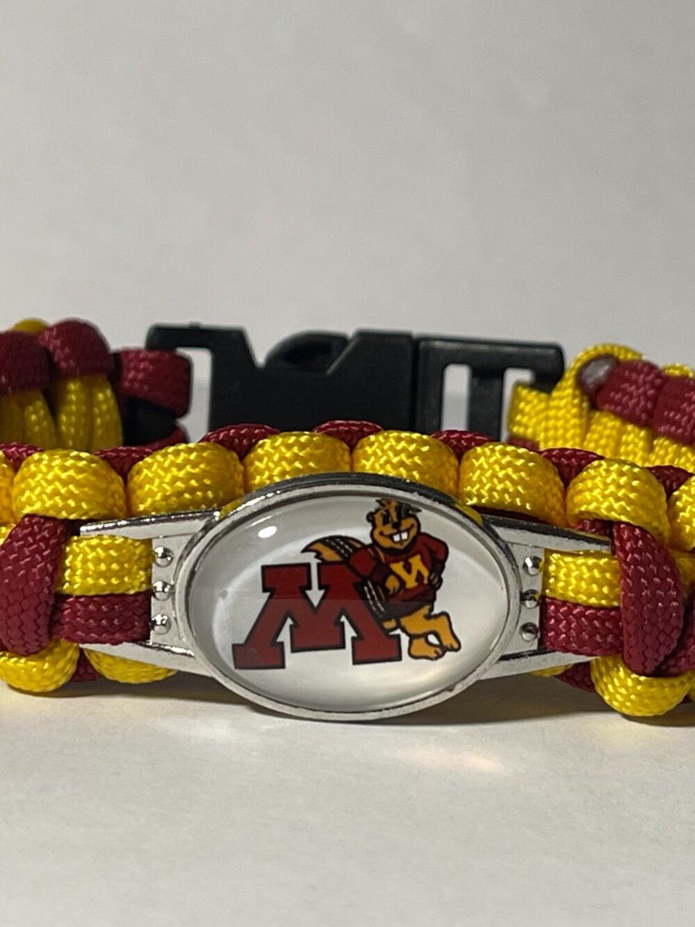 Minnesota Golden Gophers NCAA Paracord Bracelet NEW